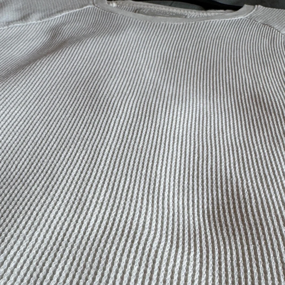 Everlane Off-White Waffle Short Sleeve T-Shirt - Picture 3 of 3